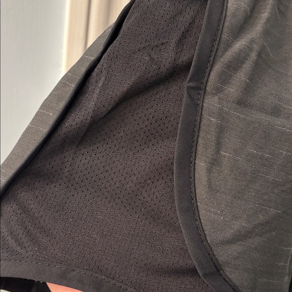 Nike Women’s Core Tempo Running Shorts in Heather Black, size XS, NWT - Picture 7 of 13